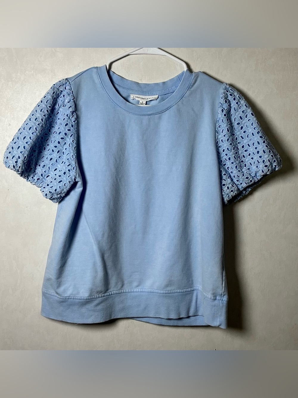 Jane & Delancey Eyelet Puff Sleeve Top in Blue Size Small Like New